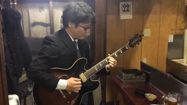 Autumn Leaves - Live Solo Guitar смотреть онлайн