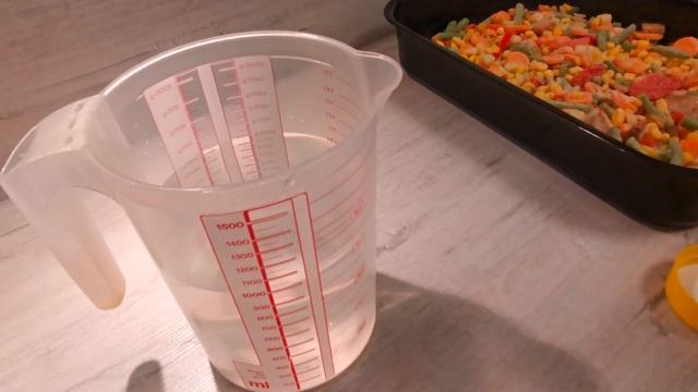 Рис с овощами и курицей в духовке