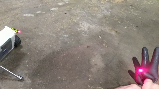 Робот с лазером на Arduino. Четкое попадание в цель! смотреть онлайн