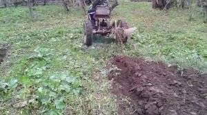 Трехколесный трактор