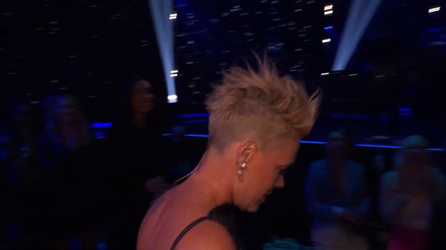 Kelly Clarkson, P!nk - Just Give Me A Reason Live At IHeartRadio Music Awards 2023