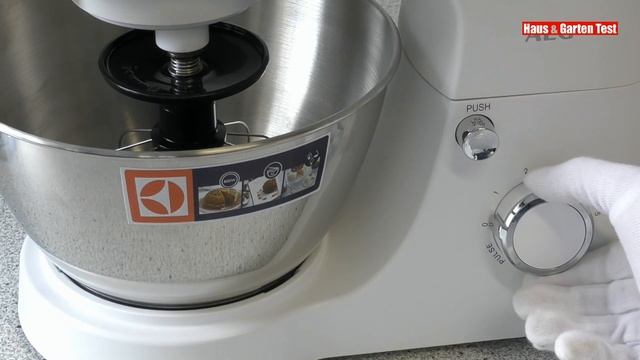 Küchenmaschine AEG KM3200 Testvideo смотреть онлайн