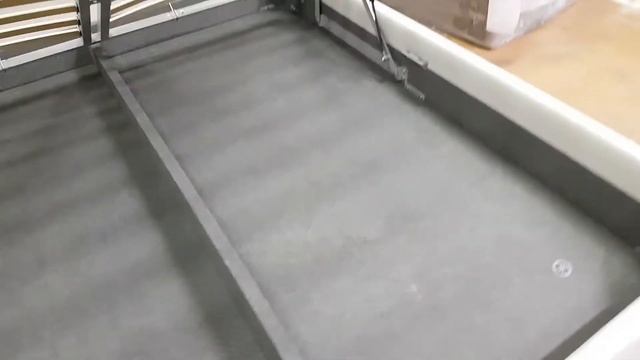Кровать на заказ с кожаными ремнями и съемными подушками смотреть онлайн