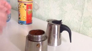 Как правильно пользоваться гейзерной кофеваркой.