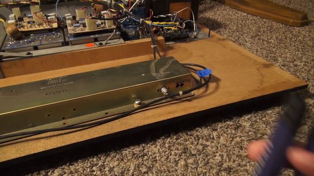 Peavey XR-1200 Stereo Powered Mixing Console Teardown - Part 1 смотреть онлайн