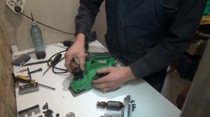 Электрорубанок HITACHI P20SF 4 года эксплуатации. Обзор, заточка ножей.