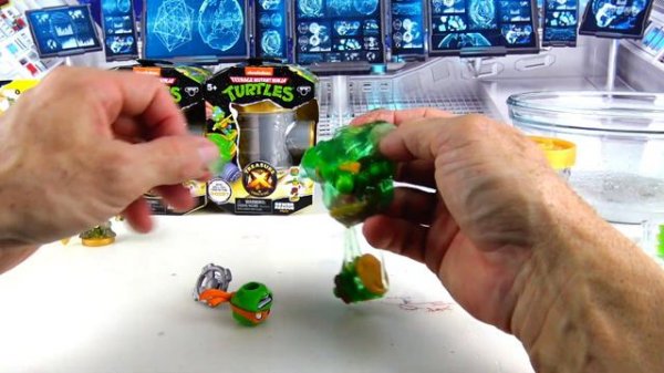 Treasure X TMNT Teenage Mutant Ninja Turtles Sewer Rescue Pack