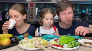 МУКБАНГ ТЕФТЕЛИ С КАРТОШКОЙ/НЕ СМОГЛИ ПРОЙТИ МИМО ЭТОГО/