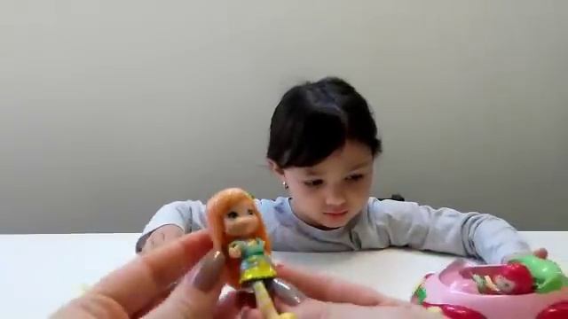 Машинка Шарлоты Землянички на радио управлении Strawberry Shortcake смотреть онлайн