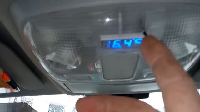 Термометр, вольтметр, время в плафоне Ховер Н5. смотреть онлайн