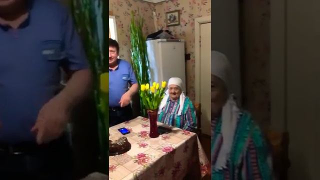 С праздником дорогие девочки! смотреть онлайн