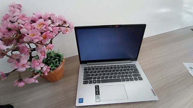Unboxing dan review Lenovo Slim 1 / IdeaPad 1 14IGL7, Baterai Besar tapi.. смотреть онлайн