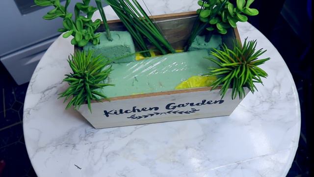 DOLLAR TREE DIY: 3 SUCCULENT DECOR IDEAS YOU MUST TRY! | Sensational Finds смотреть онлайн