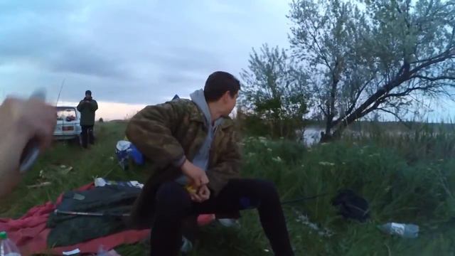 На рыбалку с ночёвкой. Походная каша. смотреть онлайн