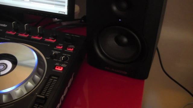 M-AUDIO BX5 PRUEVA DE SONIDO смотреть онлайн