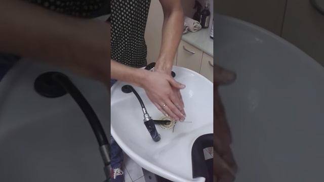 Краска Tempspray легко смывается водой с кожи! смотреть онлайн