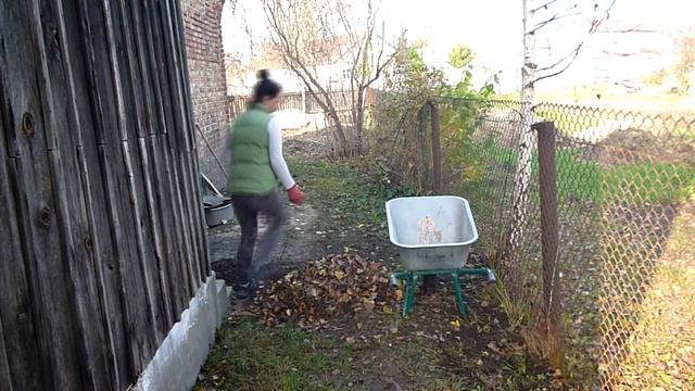 ОСЕННЯЯ УБОРКА САДА / ДОМ В ДЕРЕВНЕ смотреть онлайн