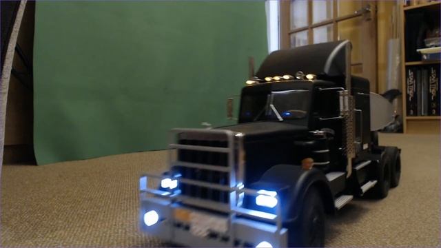 R.D.Trucking "Rubber Duck" Tamiya Motorised legs and cameras смотреть онлайн