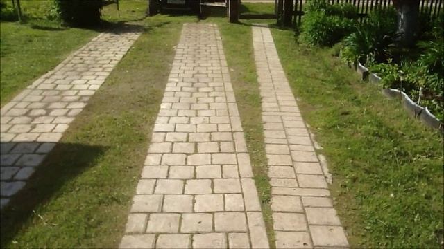 Дорожка для стоянки автомобиля в деревне. Прошло 3 года. смотреть онлайн