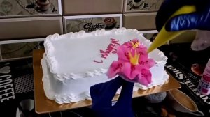 ПОПРОБУЙТЕ? сделать такие цветы! как КРАСИВО и просто украсить торт на юбилей ?
