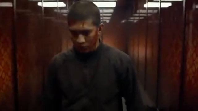 Рейд 2 девушка с молотками и парень с бейсбольной битой смотреть онлайн
