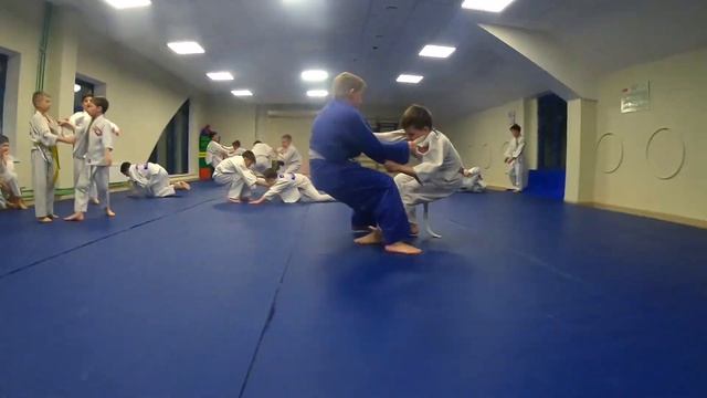 Подготовка входа в бросок Ко-Учи-Гари смотреть онлайн