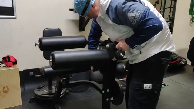 Titan Fitness LEG EXTENSION and CURL MACHINE: Initial thoughts смотреть онлайн