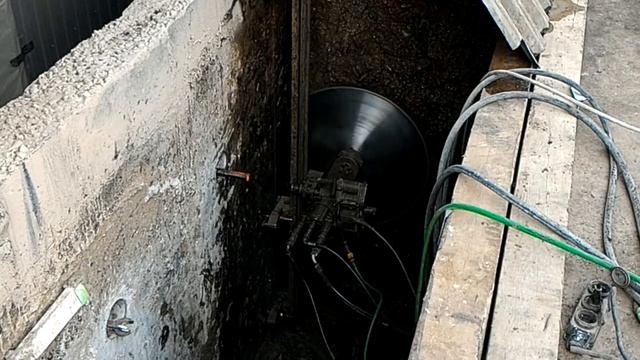 Алмазная резка дисковой гидравлической пилой смотреть онлайн