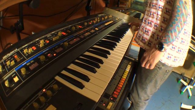Ableton Live with Vintage Analog Synths and Drum Machines - Produced by: COR▽EYE смотреть онлайн