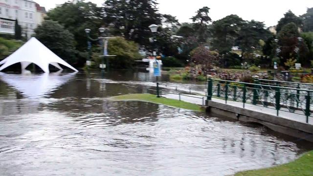 Bournemouth flash floods смотреть онлайн