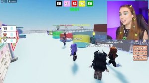 Ем ЕДУ ОДНОГО ЦВЕТА в ROBLOX ! ?