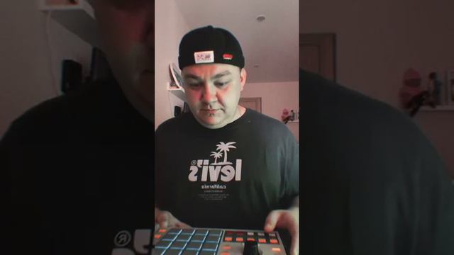 Podzontommusic - Live Beatmaking (AKAI MPC One) Pt.7