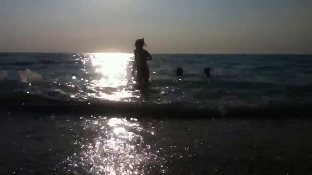 Кому не хватает шума моря! смотреть онлайн