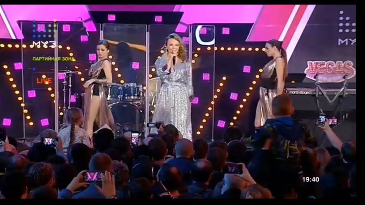 Альбина Джанабаева - Хочешь / Спасибо, сердце / День и ночь ("Партийная Зона МУЗ-ТВ") смотреть онлайн