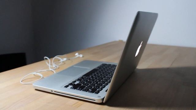 Review MacBook Pro 2012 - Voievozii - limba romana смотреть онлайн