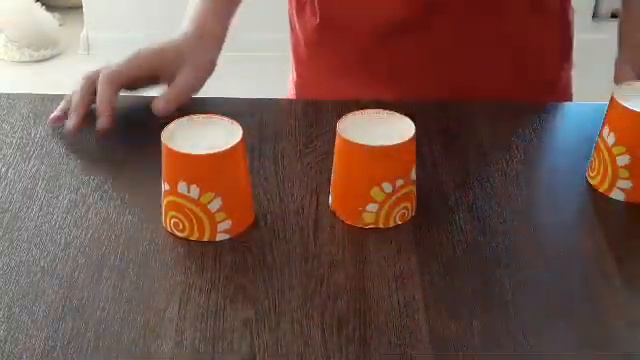 Фокус стаканчики и шарик смотреть онлайн
