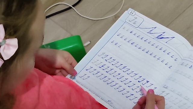 Юля съела реквизит🌻Примерка платья смотреть онлайн