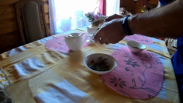 Травяной чай, сбор №3 из чабреца, ромашки и листьев малины смотреть онлайн