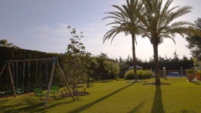 Вилла в Нагуелес, Марбелья. Costa Prestige смотреть онлайн