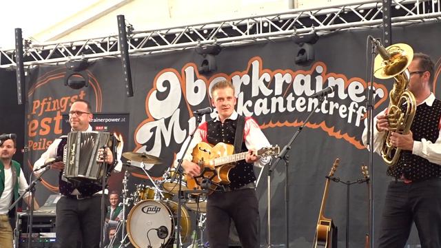 Denis Novato Festtag im Dorf смотреть онлайн