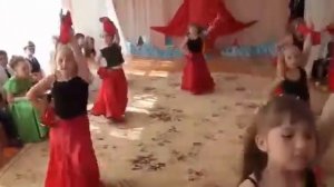 Испанский танец детского сада