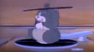 том крутится 1 час