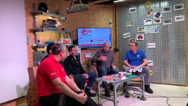 Electrical Connections Behaving Badly смотреть онлайн