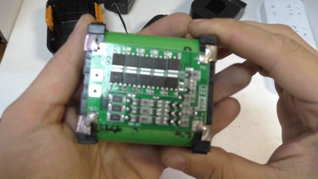 Красивая и мощная переделка дешевого и некрасивого шуруповерта Bort. смотреть онлайн