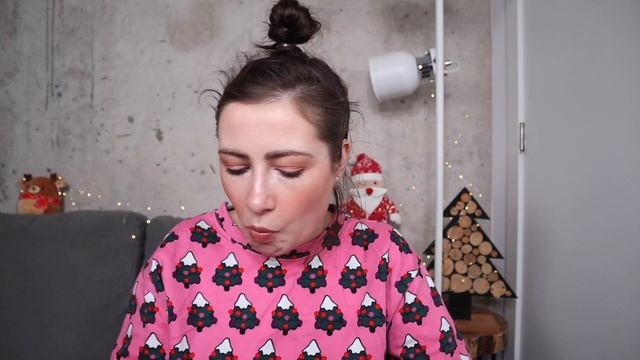 РАСПАКОВКА БОКСА СНЭКОВ // ПРАЗДНИЧНАЯ / UNIVERSAL YUMS?