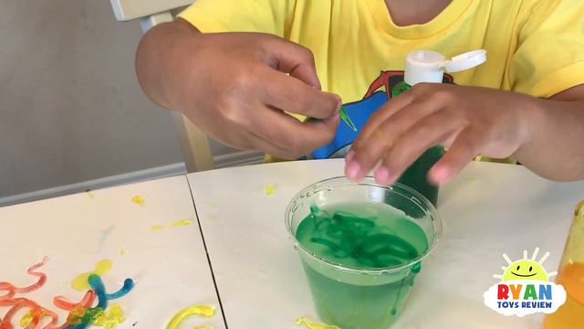 Instant Worms Polymer Science Experiments for Kids to do at home! Family Fun Children Activities смотреть онлайн