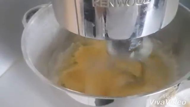 Кисло-сладкий пирог с красной смородиной и безе. смотреть онлайн