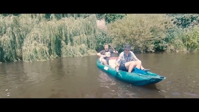 Paddling along the Vltava смотреть онлайн