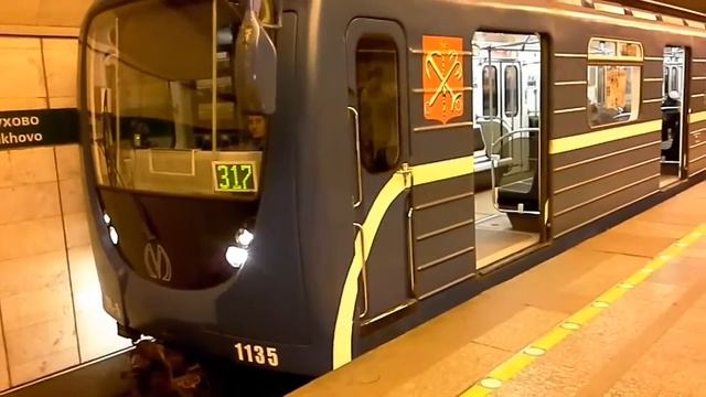 Электропоезд 81-717 номерной 317 прибывает на ст.метро Обухово смотреть онлайн