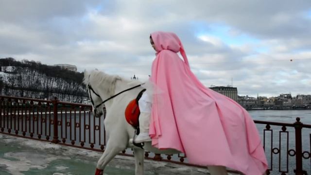 В какую сказку попала Iren May?! смотреть онлайн